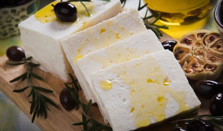 Feta Peyniri Nedir? Feta Peyniri Yerine Hangi Peynir Kullanılır?